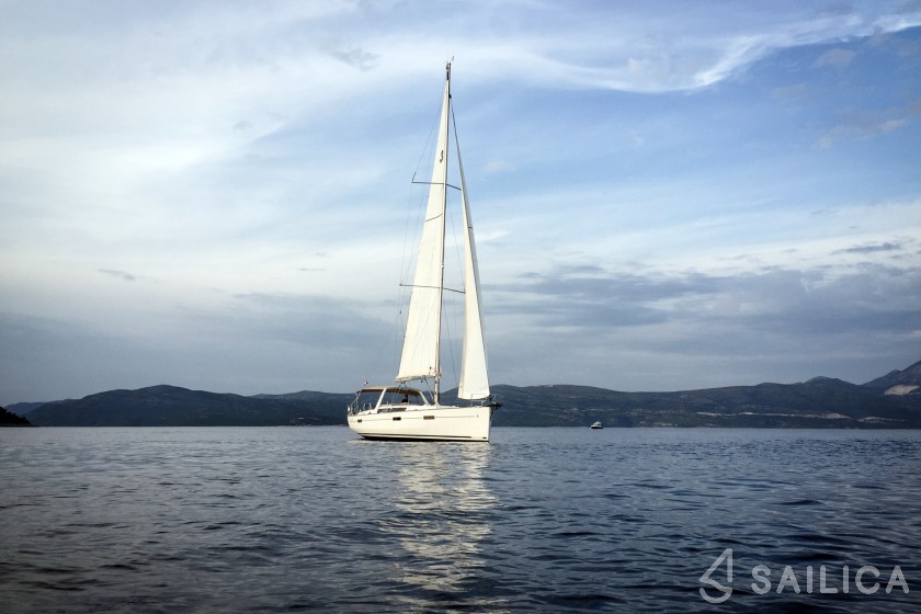 Oceanis 45 - Yacht Charter Sailica