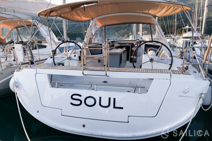Oceanis 45 - Yacht Charter Sailica
