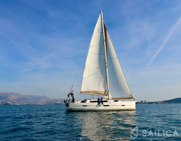 Dufour 460 GL - Yacht Charter Sailica