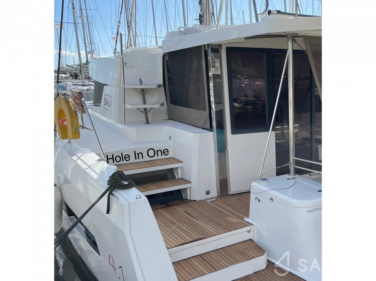 Bali 4.1 - Yacht Charter Sailica