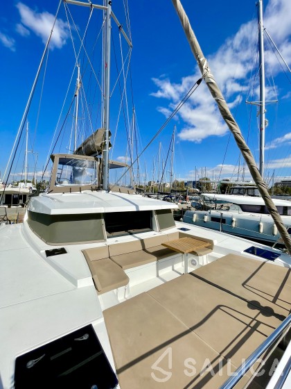 Bali 4.1 - Yacht Charter Sailica