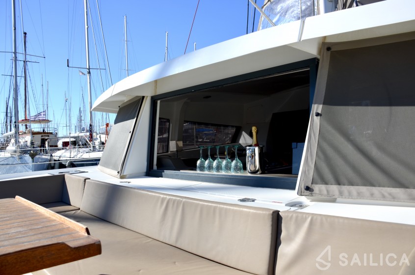 Bali 4.1 - Yacht Charter Sailica