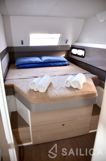 Bali 4.1 - Yacht Charter Sailica
