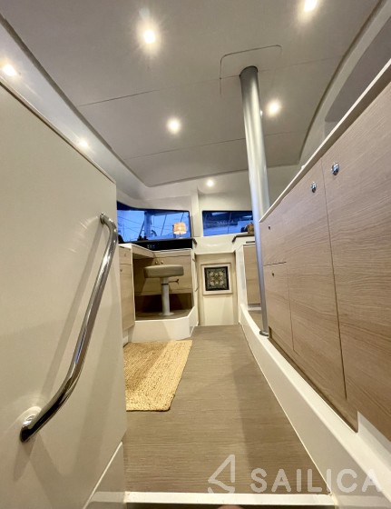 Bali 4.1 - Yacht Charter Sailica