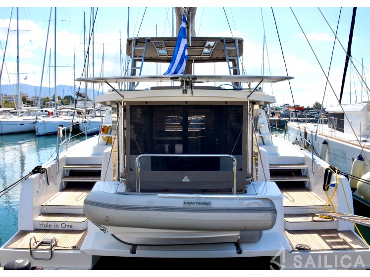 Bali 4.1 - Yacht Charter Sailica