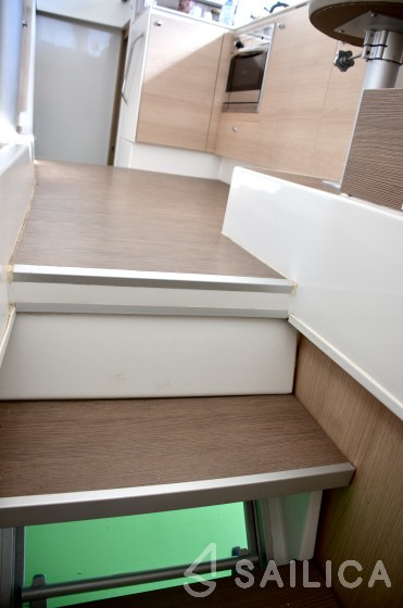 Bali 4.1 - Yacht Charter Sailica