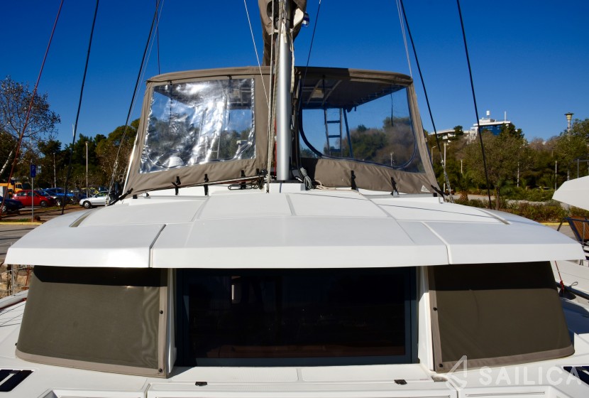 Bali 4.1 - Yacht Charter Sailica