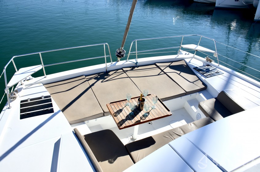 Bali 4.1 - Yacht Charter Sailica