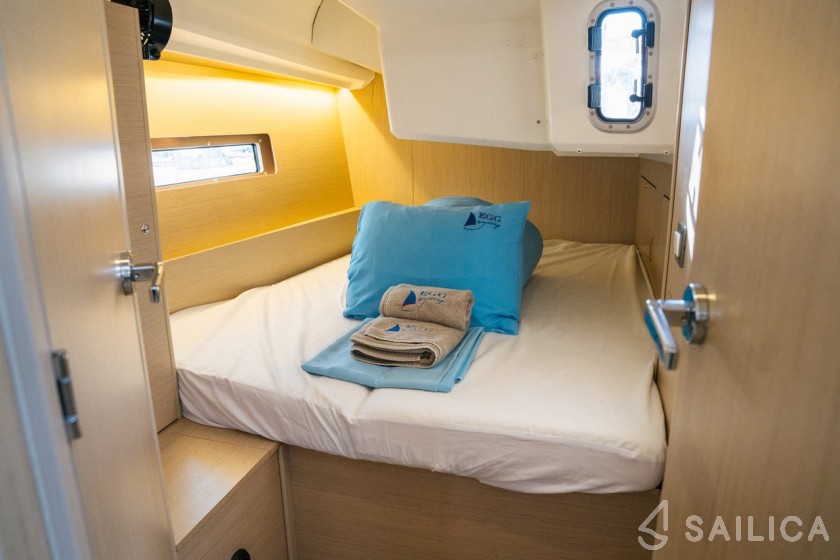 Oceanis 40.1 - Yacht Charter Sailica