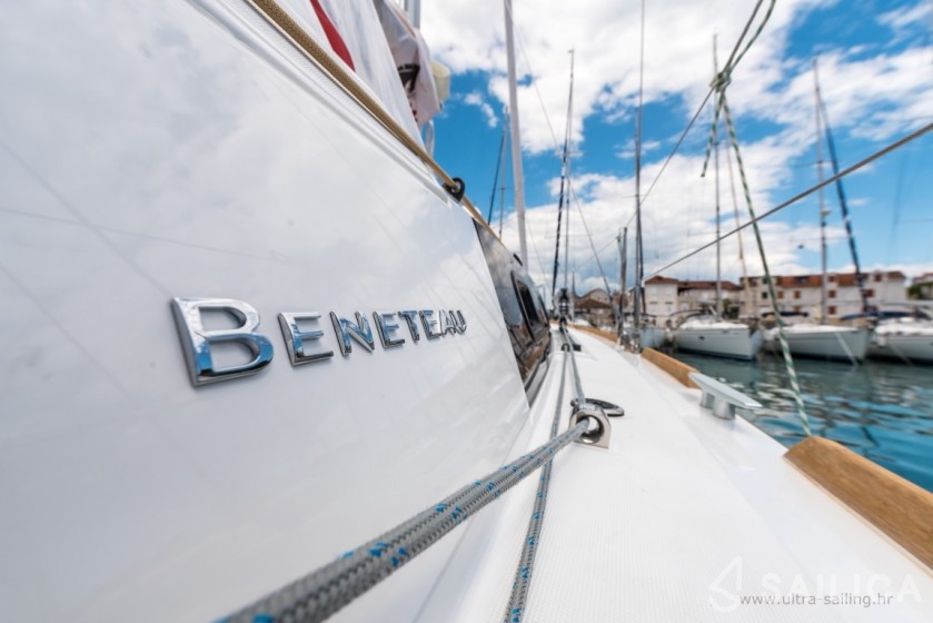 Oceanis 35.1 - Yacht Charter Sailica