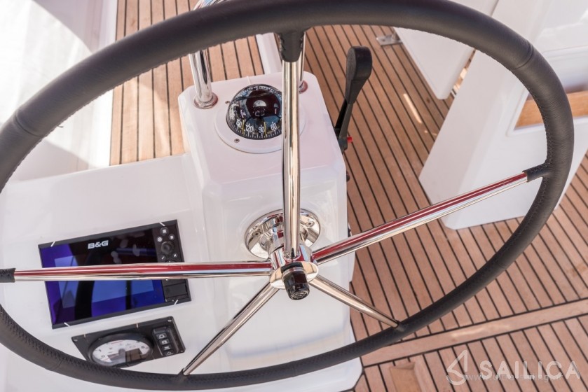 Oceanis 35.1 - Yacht Charter Sailica
