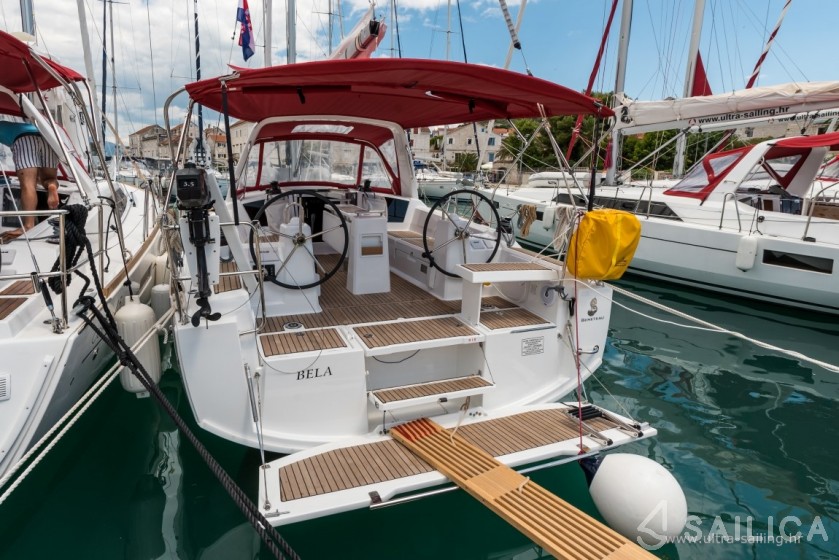Oceanis 35.1 - Yacht Charter Sailica