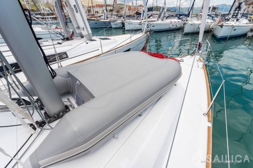 Oceanis 35.1 - Yacht Charter Sailica