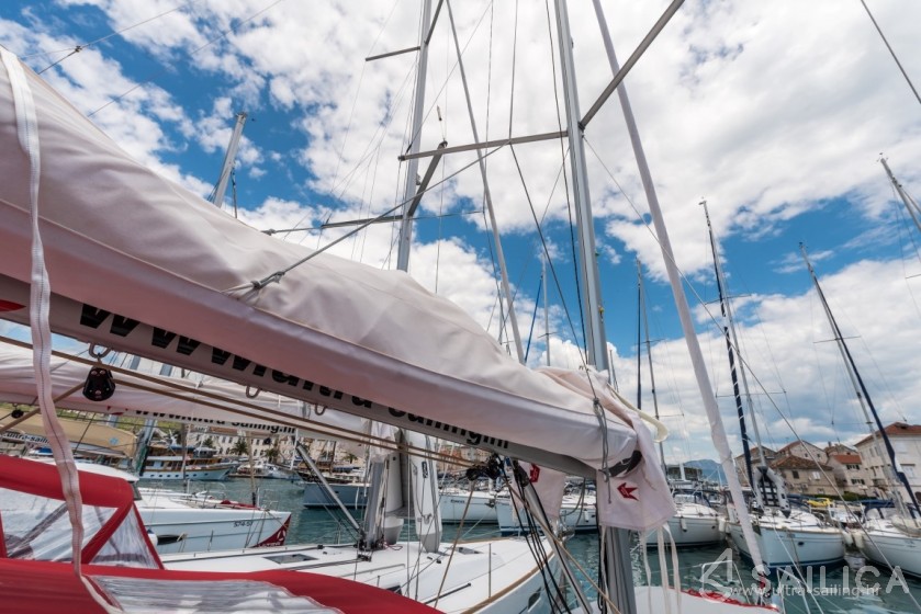 Oceanis 35.1 - Yacht Charter Sailica