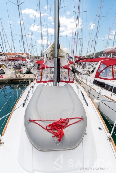 Oceanis 35.1 - Yacht Charter Sailica