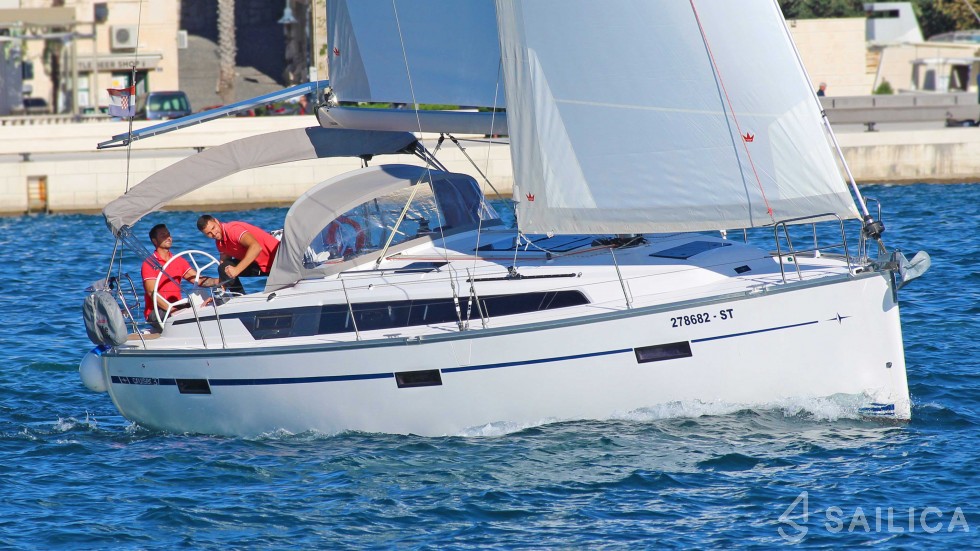 Bavaria 37 Cruiser - Yacht Charter Sailica
