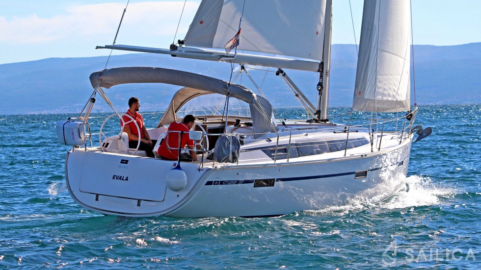 Bavaria 37 Cruiser - Yacht Charter Sailica