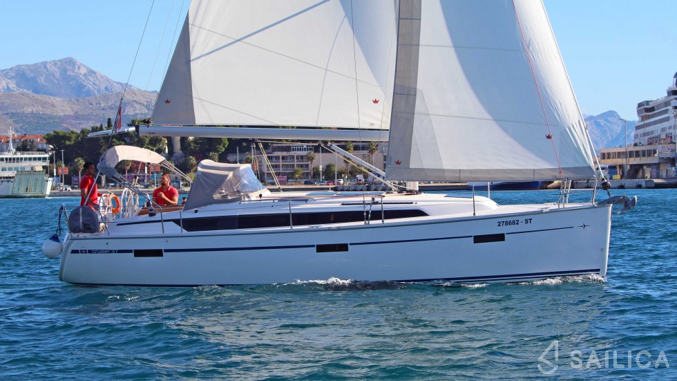 Bavaria 37 Cruiser - Yacht Charter Sailica