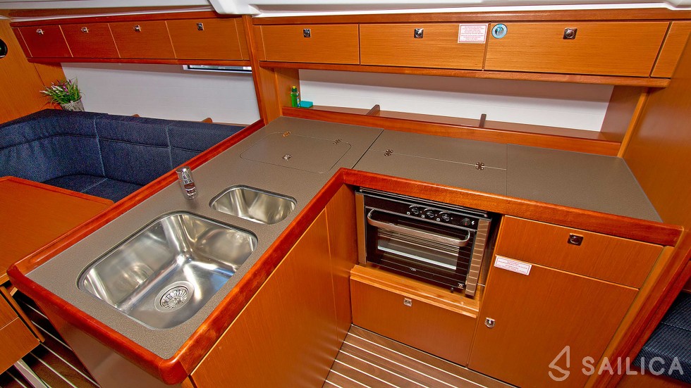Bavaria 37 Cruiser - Yacht Charter Sailica