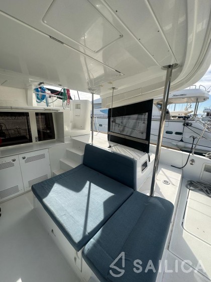 Lagoon 450  Flybridge - Yacht Charter Sailica