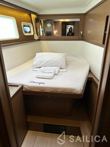 Lagoon 450  Flybridge - Yacht Charter Sailica