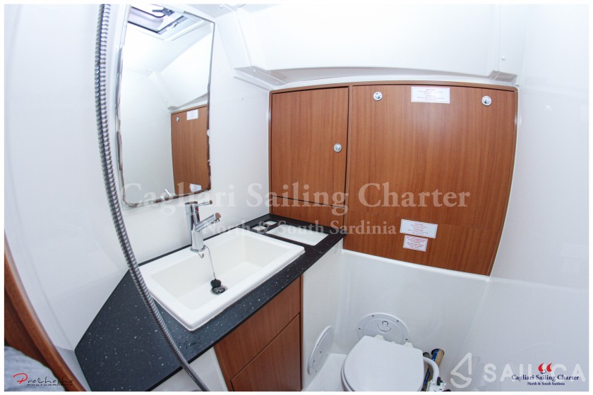 Bavaria Cruiser 40 - Yacht Charter Sailica