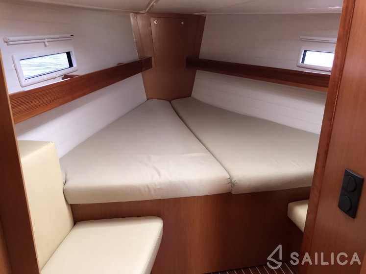 Bavaria Cruiser 40 - Yacht Charter Sailica