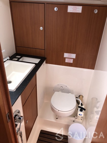 Bavaria Cruiser 40 - Yacht Charter Sailica