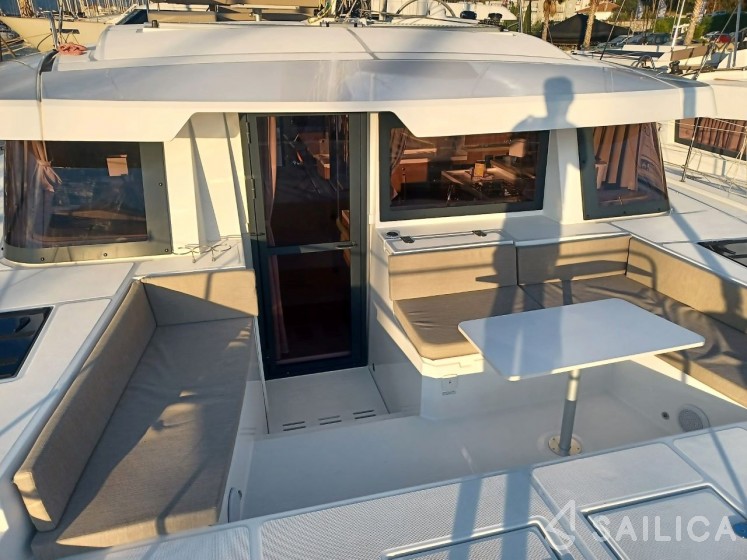 Bali 4.4 - Yacht Charter Sailica