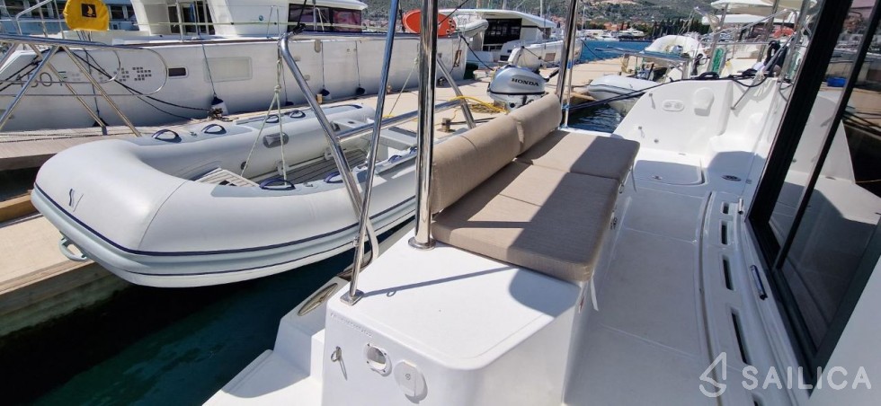 Bali Catspace - Yacht Charter Sailica