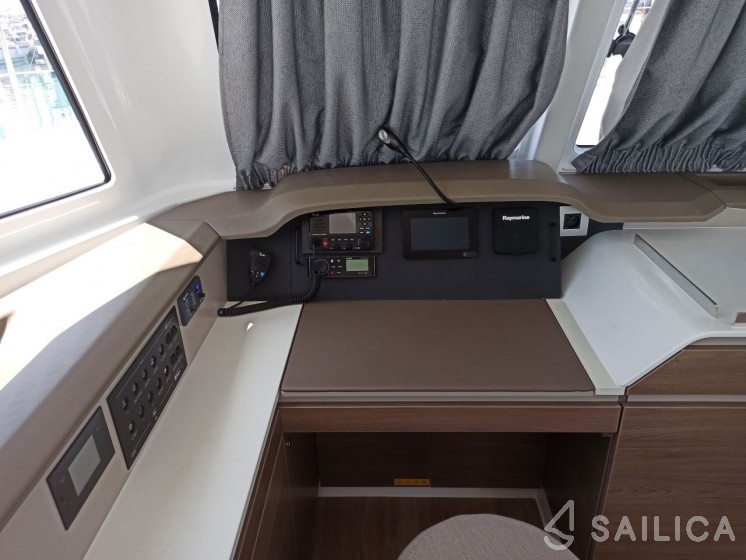Bali Catspace - Yacht Charter Sailica