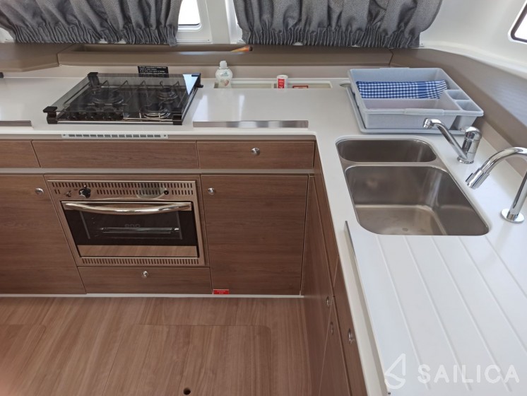 Bali Catspace - Yacht Charter Sailica