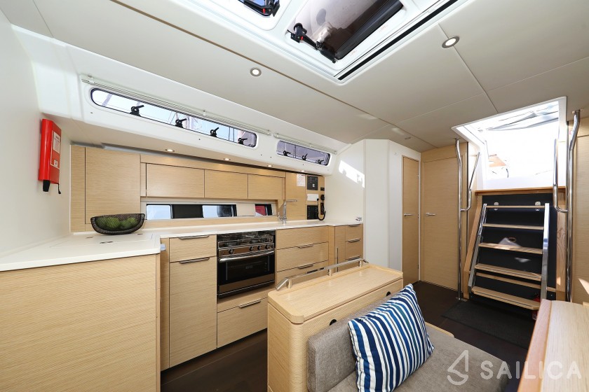 Hanse 460 - Yacht Charter Sailica