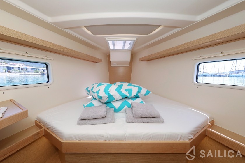 Hanse 418 - Yacht Charter Sailica