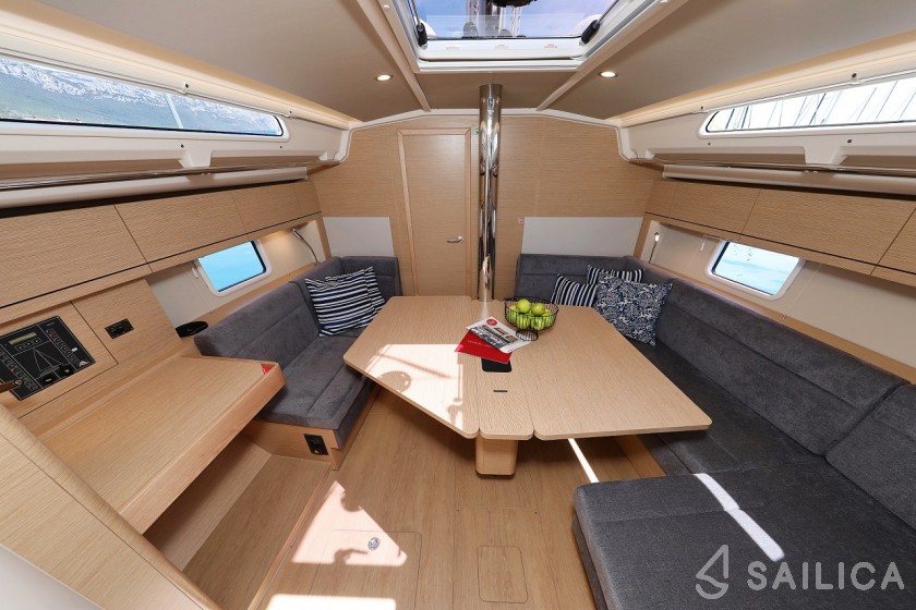 Hanse 418 - Yacht Charter Sailica