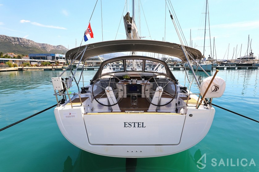 Hanse 418 - Yacht Charter Sailica