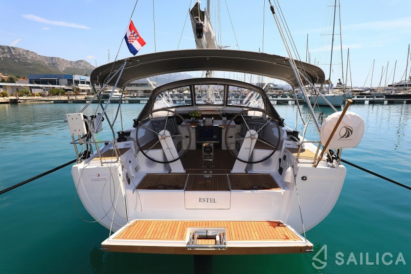 Hanse 418 - Yacht Charter Sailica