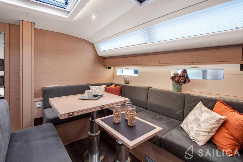 Jeanneau 54 - Yacht Charter Sailica