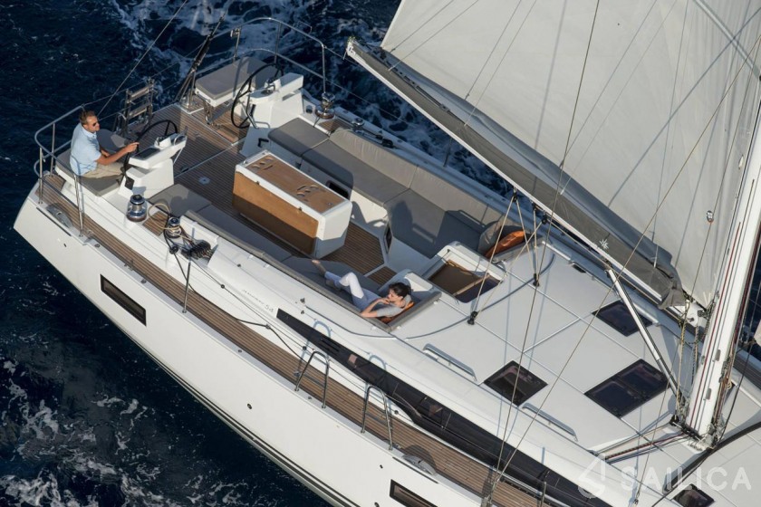 Jeanneau 54 - Yacht Charter Sailica
