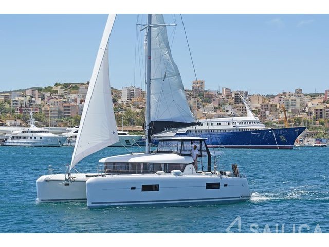 Lagoon 42 - Yacht Charter Sailica