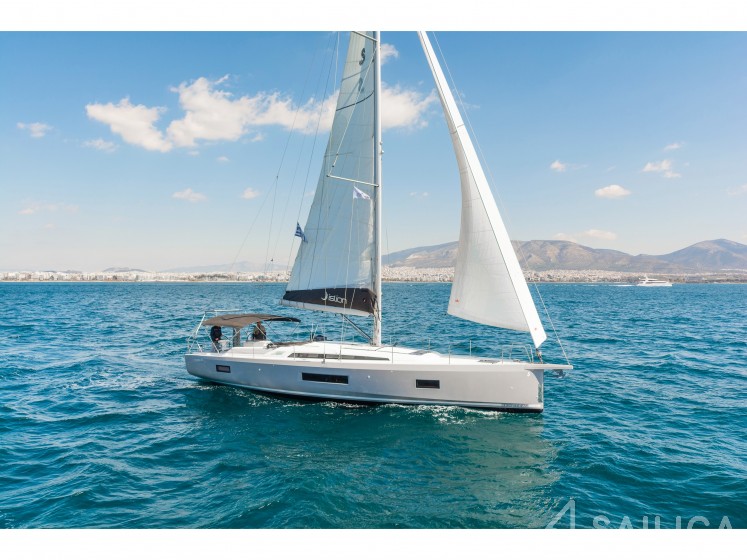 Oceanis 51.1 - Yacht Charter Sailica