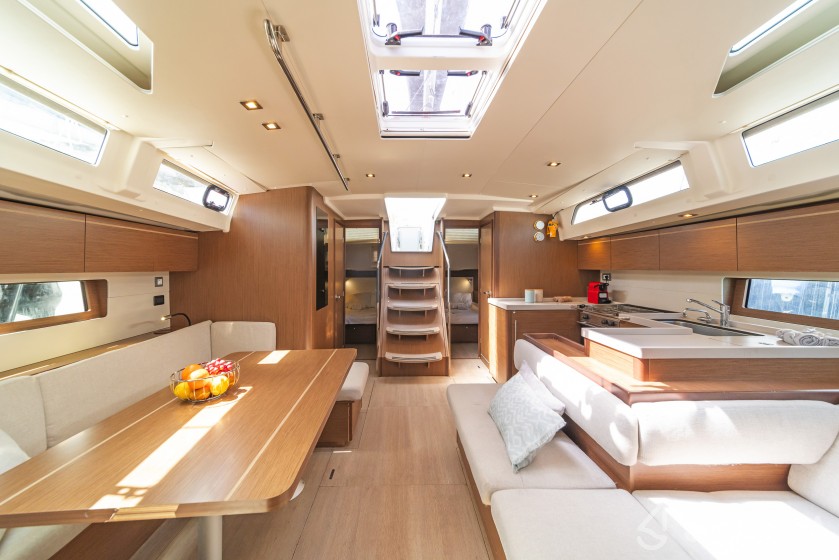 Oceanis 51.1 - Yacht Charter Sailica