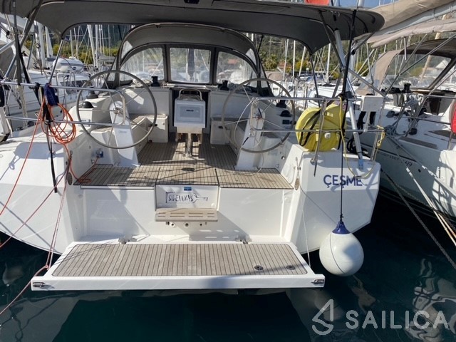 Bavaria C42 - Yacht Charter Sailica