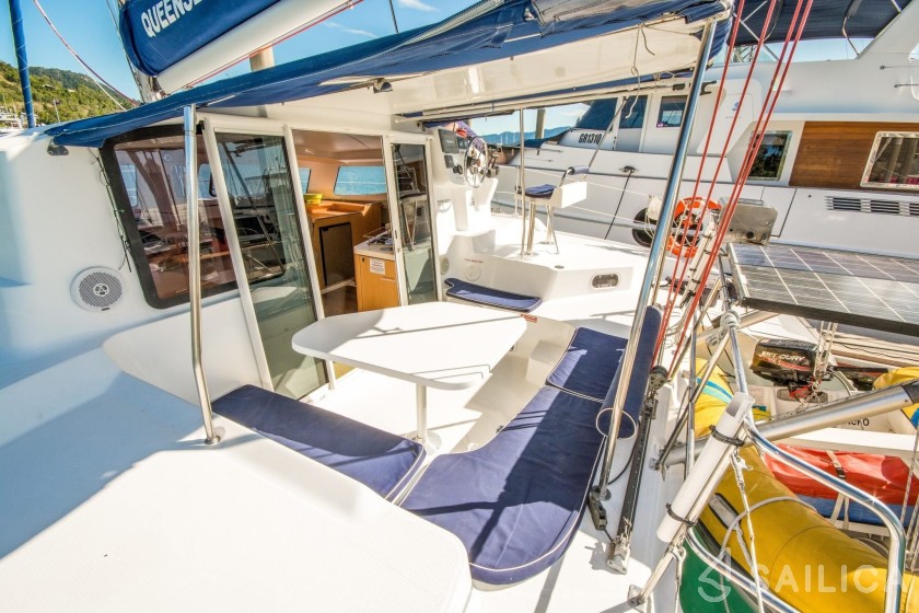 Mahe 36 Evolution - Yacht Charter Sailica
