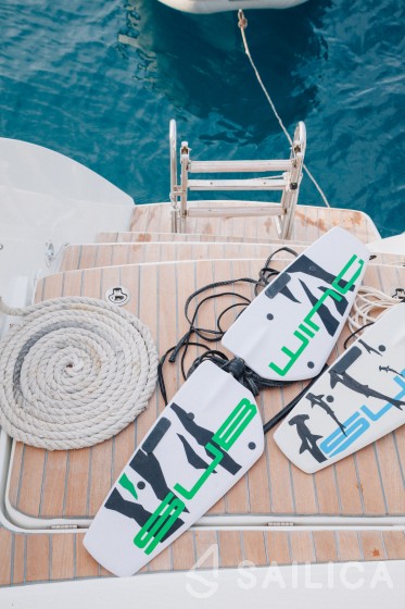 Lagoon 450  Flybridge - Yacht Charter Sailica