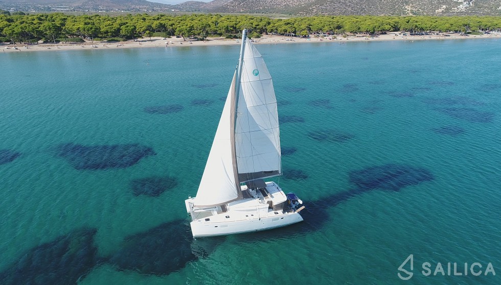 Lagoon 450  Flybridge - Yacht Charter Sailica