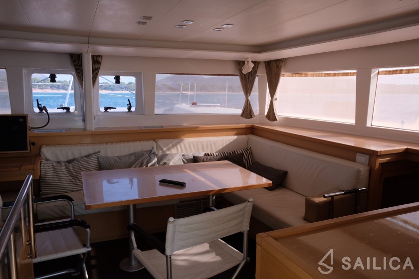 Lagoon 450  Flybridge - Yacht Charter Sailica