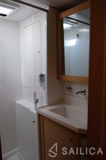 Lagoon 450  Flybridge - Yacht Charter Sailica