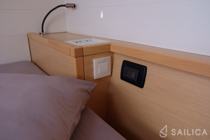 Lagoon 450  Flybridge - Yacht Charter Sailica
