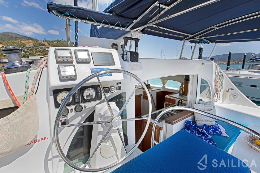 Lagoon 380 - Yacht Charter Sailica